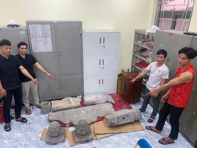 Hưng Y&ecirc;n: Bắt nh&oacute;m thanh ni&ecirc;n trộm cắp cổ vật ở ch&ugrave;a N&ocirc;m- Ảnh 1.