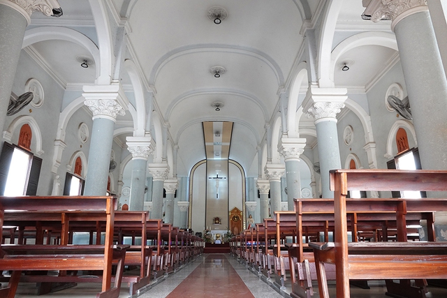 Nhà thờ Chánh tòa Cần Thơ - dấu ấn kiến trúc trăm năm giữa lòng Tây Đô- Ảnh 4. Nhà thờ Chánh tòa Cần Thơ - dấu ấn kiến trúc trăm năm giữa lòng Tây Đô- Ảnh 4.