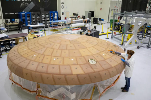 Quay về trái đất, sự sống còn của Artemis 2 hoàn toàn dựa vào tấm chắn nhiệt - Ảnh 1.