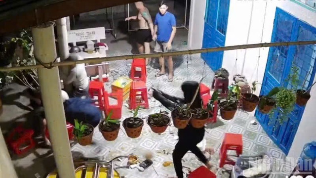 Điều tra vụ bắn người đang nhậu tại T&acirc;n Hương , Đồng Th&aacute;p g&acirc;y chấn động - Ảnh 1.