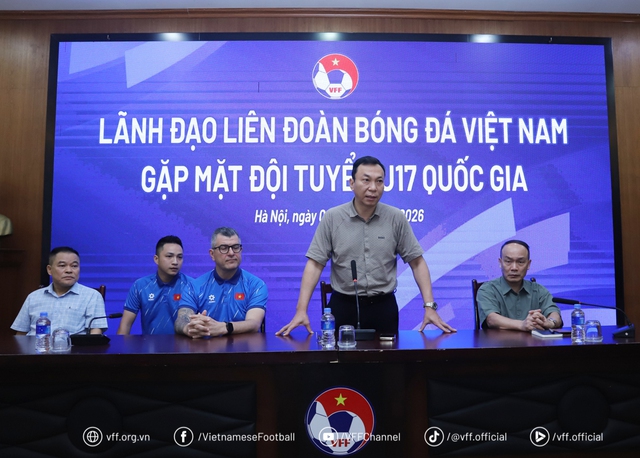 Chủ tịch VFF Trần Quốc Tuấn nhắc nhở rất hay những điều U.17 Việt Nam cần tránh ở Indonesia - Ảnh 2. Chủ tịch VFF Trần Quốc Tuấn nhắc nhở rất hay những điều U.17 Việt Nam cần tránh ở Indonesia - Ảnh 2.