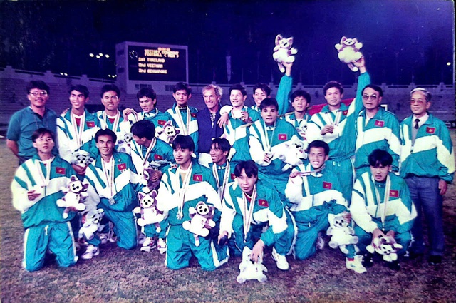 Kh&ocirc;ng c&ograve;n nữa người khơi nguồn đổi mới cho b&oacute;ng đ&aacute; TP.HCM - Ảnh 2.