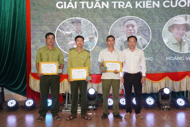 Vinh danh những người giữ rừng thầm lặng- Ảnh 2.