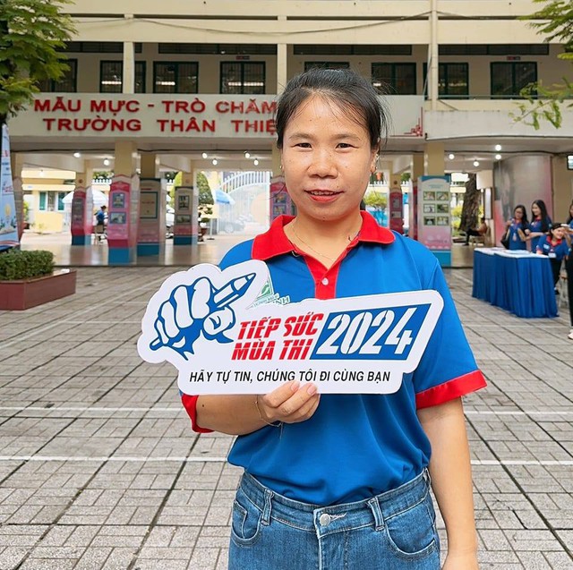 13 năm đi tiếp sức m&ugrave;a thi v&agrave; những ng&agrave;y t&uacute;c trực ở bến xe Chợ Lớn- Ảnh 6.