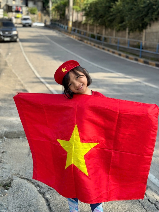 Runner nh&iacute; tạo ấn tượng tr&ecirc;n đường chạy VnExpress Marathon Green Paradise Cần Giờ 2026- Ảnh 4.