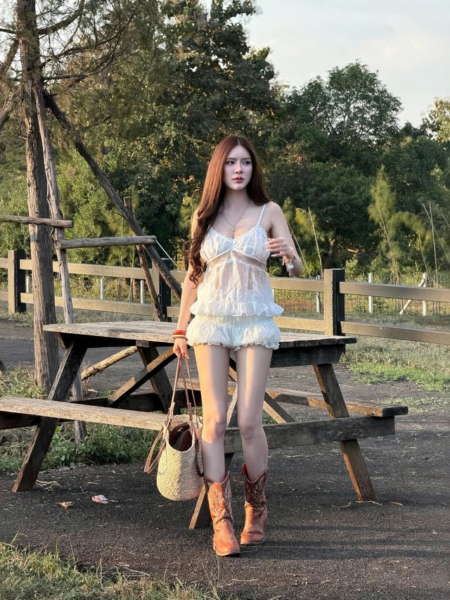 'Giải nhiệt' ngày nóng với set trang phục bí tone sur tone- Ảnh 6. 'Giải nhiệt' ngày nóng với set trang phục bí tone sur tone- Ảnh 6.