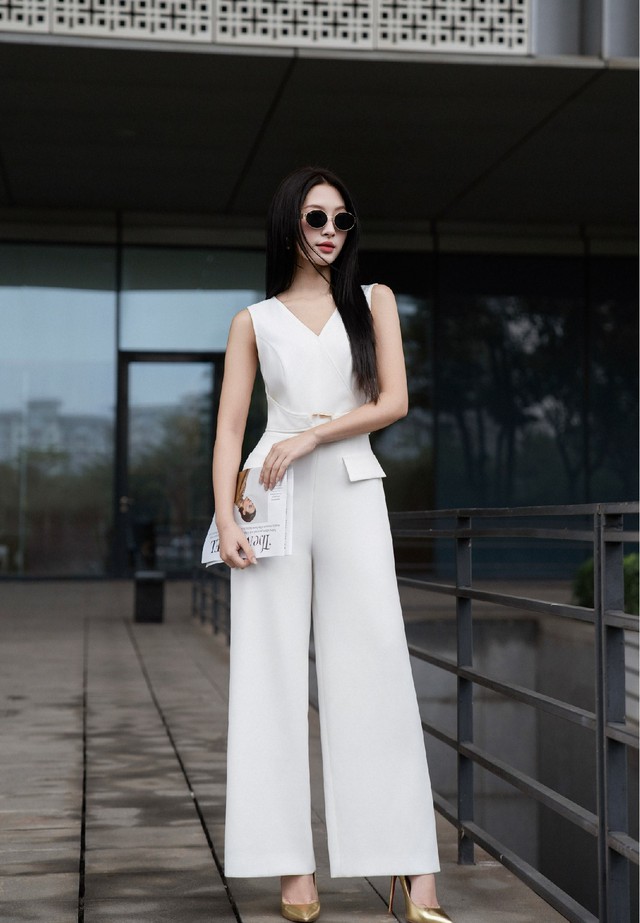Mặc đẹp không khó với jumpsuit tôn dáng mùa hè- Ảnh 3.