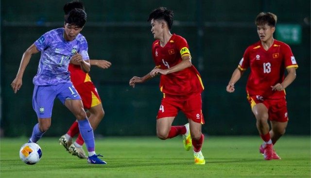 Báo Hàn Quốc hú vía: 'U.17 Việt Nam chơi đầy khó chịu, chúng ta đã thoát hiểm ngoạn mục'- Ảnh 2. Báo Hàn Quốc hú vía: 'U.17 Việt Nam chơi đầy khó chịu, chúng ta đã thoát hiểm ngoạn mục'- Ảnh 2.