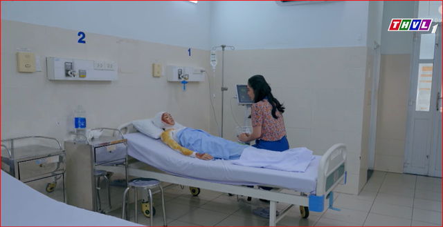 Vì sao kết phim ‘Bóng ma hạnh phúc’ gây tranh cãi?- Ảnh 3. Vì sao kết phim ‘Bóng ma hạnh phúc’ gây tranh cãi?- Ảnh 3.