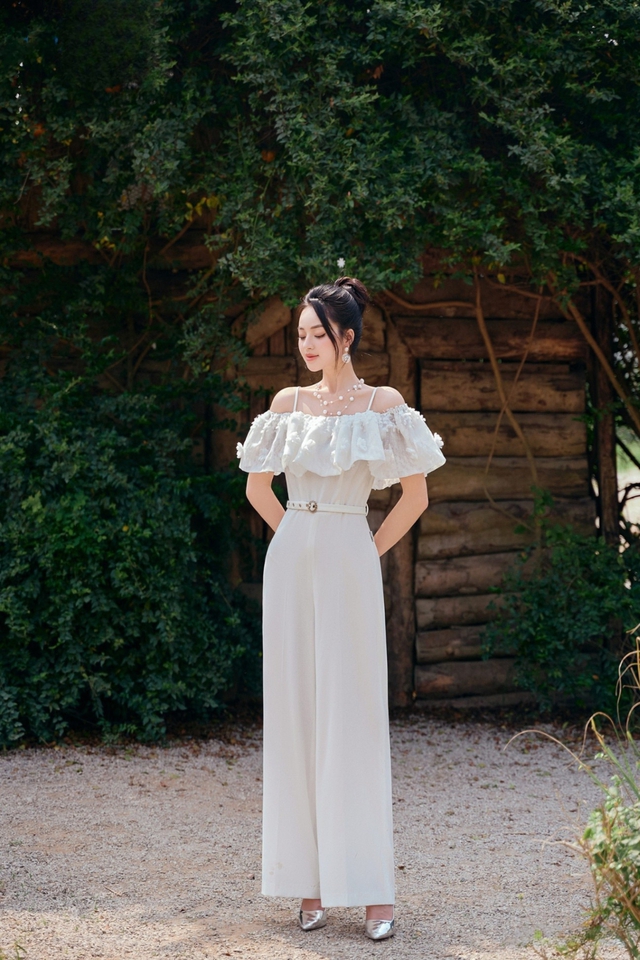 Mặc đẹp không khó với jumpsuit tôn dáng mùa hè- Ảnh 5.