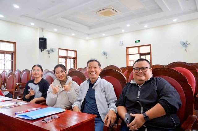 'T&acirc;n sinh vi&ecirc;n U.60' d&ugrave;ng &acirc;m nhạc xoa dịu trẻ khuyết tật - Ảnh 1.