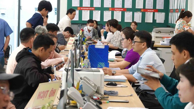 Thủ tục gọn, d&acirc;n lợi: Th&ecirc;m nguồn lực gi&uacute;p phường, x&atilde; mạnh hơn - Ảnh 1.