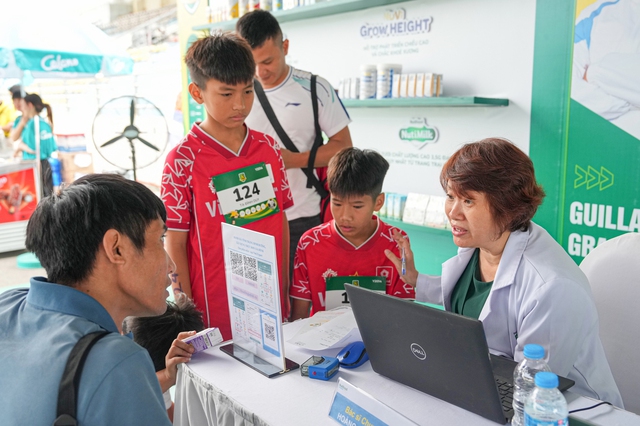 Quốc Việt tiếp lửa hàng nghìn thí sinh tại ngày hội tuyển sinh Nutifood 2026- Ảnh 3.