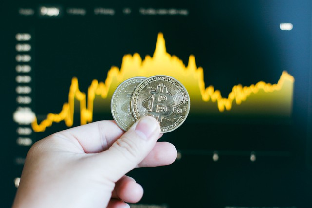 Gi&aacute; Bitcoin h&ocirc;m nay 10.5.2026: D&ograve;ng tiền đổ v&agrave;o ETF Bitcoin 6 tuần li&ecirc;n tiếp - Ảnh 1.