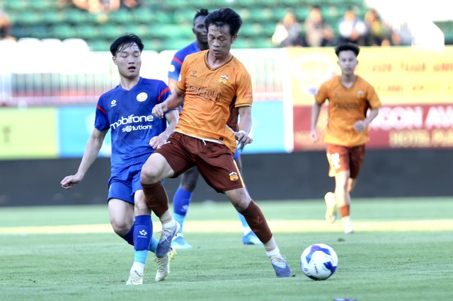 Trung Ki&ecirc;n &lsquo;bất ngờ&rsquo; vắng mặt, HAGL d&ugrave;ng 2 nh&acirc;n sự chưa đ&aacute; trận n&agrave;o m&ugrave;a n&agrave;y: Thua PVF-CAND l&agrave; phải! - Ảnh 1.