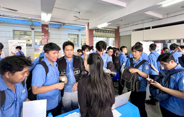 Doanh nghiệp sẽ được tôn vinh, khen thưởng nếu hợp tác với trường nghề- Ảnh 1. Doanh nghiệp sẽ được tôn vinh, khen thưởng nếu hợp tác với trường nghề- Ảnh 1.