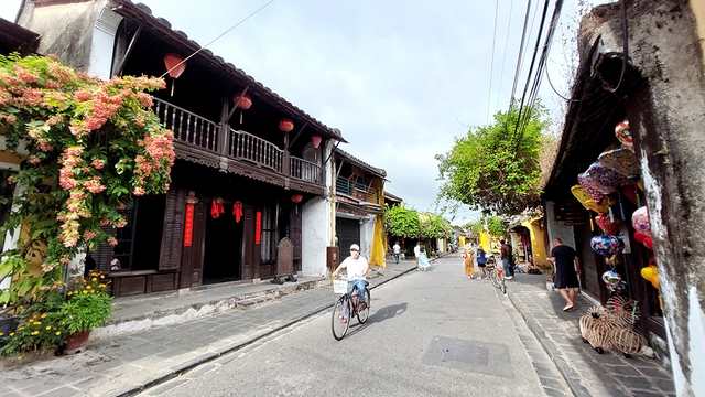 Phố cổ Hội An và vùng lân cận cần 'chiếc áo mới'- Ảnh 1. Phố cổ Hội An và vùng lân cận cần 'chiếc áo mới'- Ảnh 1.