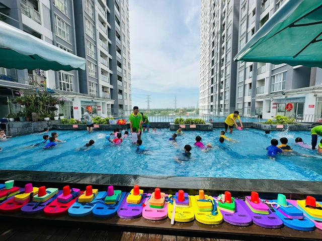 TP.HCM cấp tập ph&ograve;ng chống đuối nước cho học sinh - Ảnh 1.