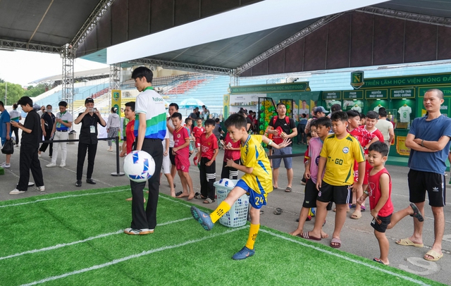 Quốc Việt tiếp lửa hàng nghìn thí sinh tại ngày hội tuyển sinh Nutifood 2026- Ảnh 5.