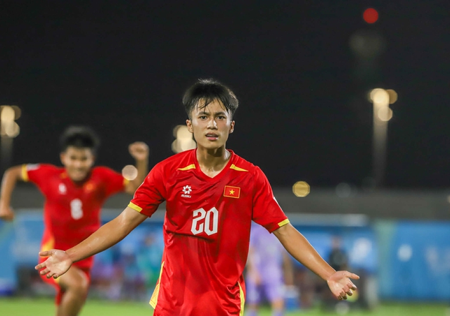 Kịch bản hấp dẫn 'như phim' sẽ đưa U.17 Việt Nam đoạt vé World Cup: Đấu UAE ngày nào?- Ảnh 2. Kịch bản hấp dẫn 'như phim' sẽ đưa U.17 Việt Nam đoạt vé World Cup: Đấu UAE ngày nào?- Ảnh 2.