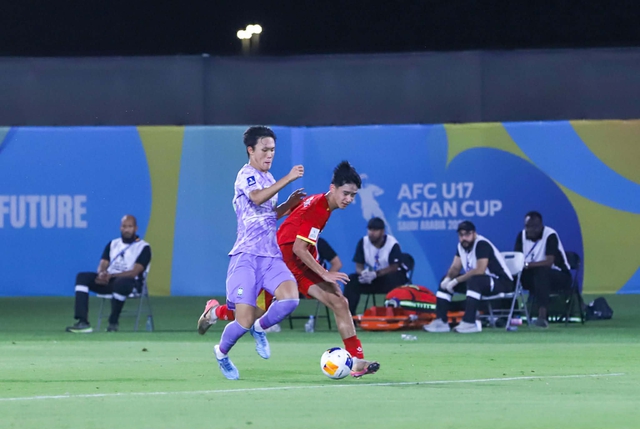 U.17 Việt Nam - U.17 UAE: Chạm tới tấm vé World Cup - Ảnh 1.