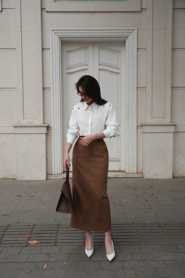 Hoàn thiện phong cách vintage với chân váy nâu cổ điển- Ảnh 7.