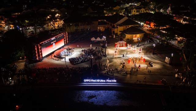 Concert giữa l&ograve;ng Hội An: M&agrave;n debut ho&agrave;nh tr&aacute;ng của OPPO Find X9 Ultra v&agrave; Find X9s  - Ảnh 1.