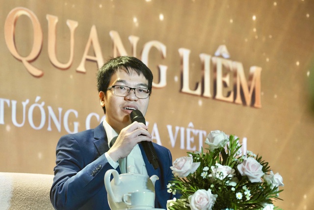 L&ecirc; Quang Li&ecirc;m ở đ&acirc;u cũng hướng về cờ vua nước nh&agrave;- Ảnh 1.