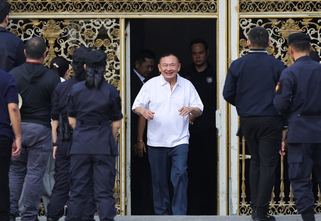 Cựu Thủ tướng Th&aacute;i Lan Thaksin Shinawatra được trả tự do - Ảnh 1.