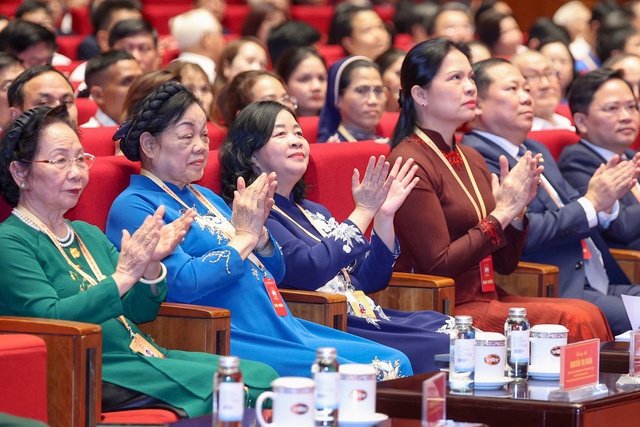 B&agrave; H&agrave; Thị Nga: Mặt trận đổi mới mạnh mẽ để gần d&acirc;n, s&aacute;t d&acirc;n hơn - Ảnh 2.
