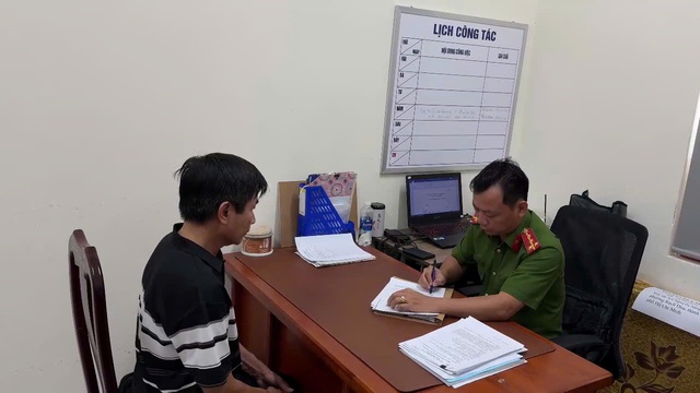 Công an TP.HCM điều tra vụ khách hàng hành hung shipper ở phường Rạch Dừa- Ảnh 2.