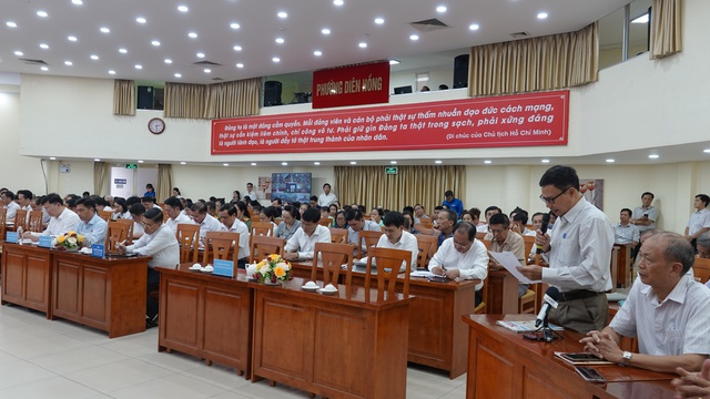 Bí thư Trần Lưu Quang: 'Cấm đỗ xe rồi người dân sẽ đỗ ở đâu?' - Ảnh 2.