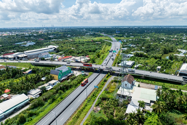 Vì sao loạt trạm dừng nghỉ cao tốc cấp thiết nhưng vẫn chậm? - Ảnh 1.