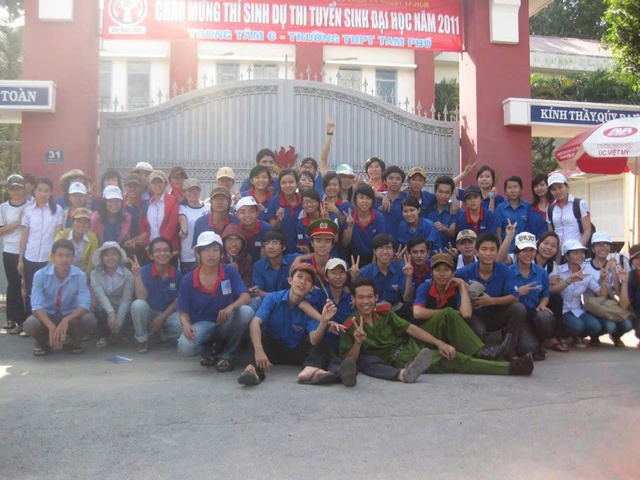 Ký ức dưới cơn mưa năm 2010 theo nam đại úy suốt cả thanh xuân - Ảnh 1.