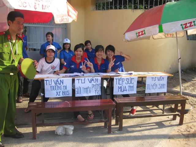 Ký ức dưới cơn mưa năm 2010 theo nam đại úy suốt cả thanh xuân - Ảnh 3.
