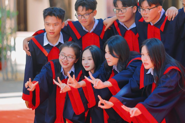 Hơn 26.600 học sinh Kh&aacute;nh H&ograve;a tranh 19.570 suất v&agrave;o lớp 10 c&ocirc;ng lập - Ảnh 1.