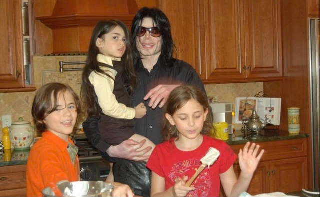 Vợ cũ Michael Jackson xuất hiện trở lại, ngoại hình gây bàn tán - Ảnh 3.