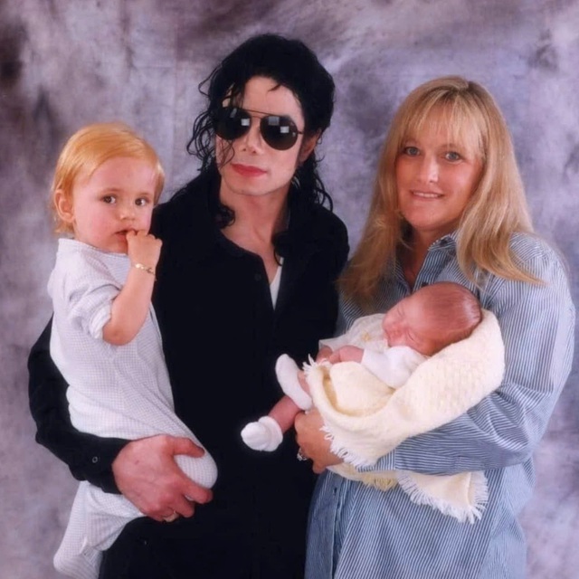 Vợ cũ Michael Jackson xuất hiện trở lại, ngoại hình gây bàn tán - Ảnh 4.