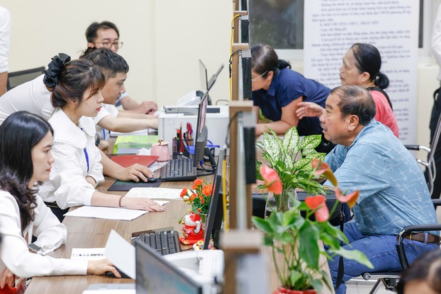 Phiền hà khi làm thủ tục hành chính tăng nhẹ ở nhiều địa phương- Ảnh 1. Phiền hà khi làm thủ tục hành chính tăng nhẹ ở nhiều địa phương- Ảnh 1.