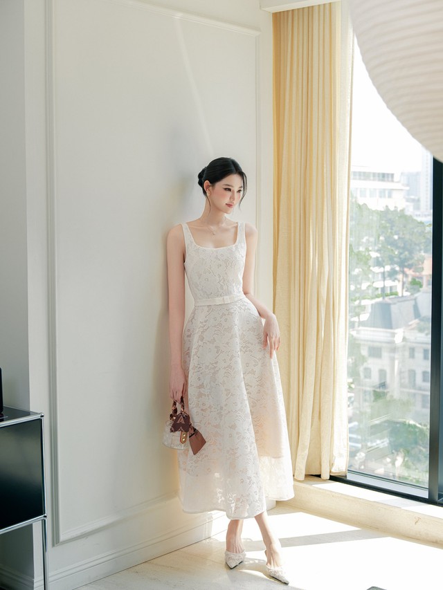 Đầm midi thanh lịch cho ngày nắng - Ảnh 4.