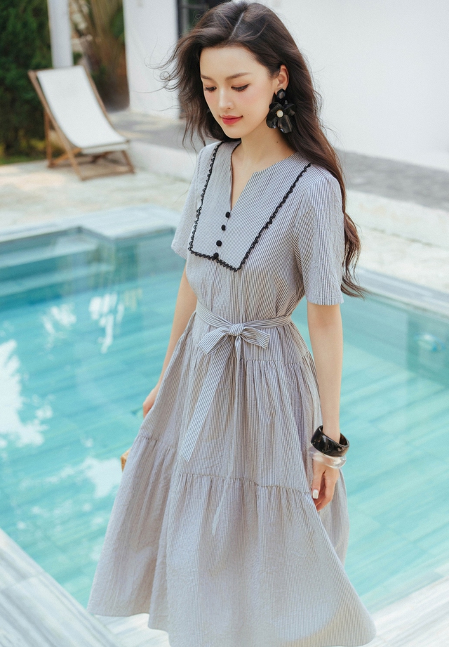 Trang phục cổ chữ V quyến rũ - Ảnh 3.