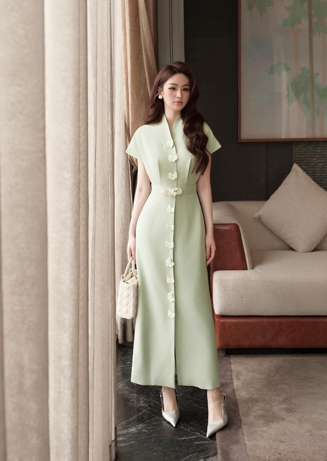 Đầm midi thanh lịch cho ngày nắng - Ảnh 1.