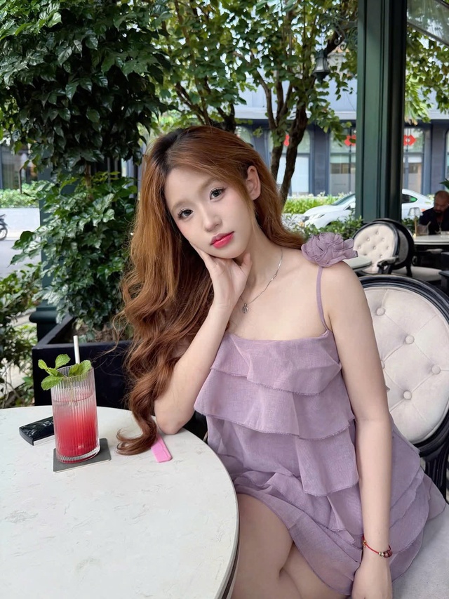 Đầm đính hoa và nơ 3D tạo điểm nhấn kiêu sa cho nàng - Ảnh 5.