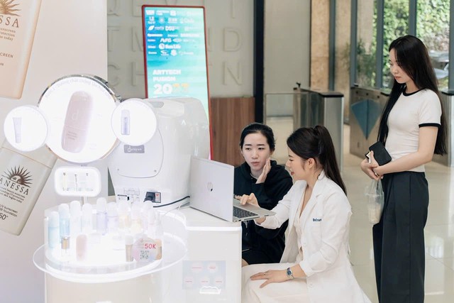 BS Văn Thị Th&ugrave;y Trang: T&acirc;m huyết g&oacute;i trọn trong sứ mệnh l&agrave;m đẹp chuẩn y khoa - Ảnh 2.
