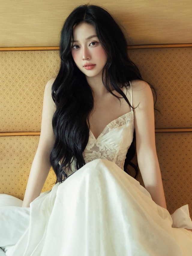 Xu hướng mùa hè gọi tên những bản phối nhẹ nhàng cùng vải ren - Ảnh 10.