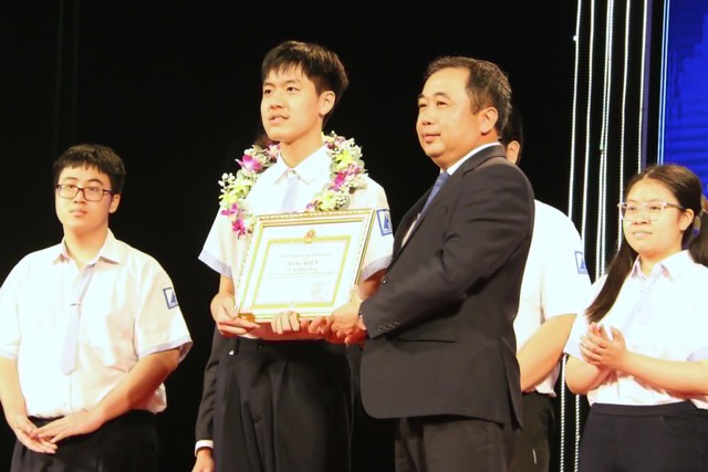 B&iacute; thư Th&agrave;nh ủy H&agrave; Nội cam kết bảo đảm vị thế v&agrave; quyền lợi nh&agrave; gi&aacute;o   - Ảnh 1.