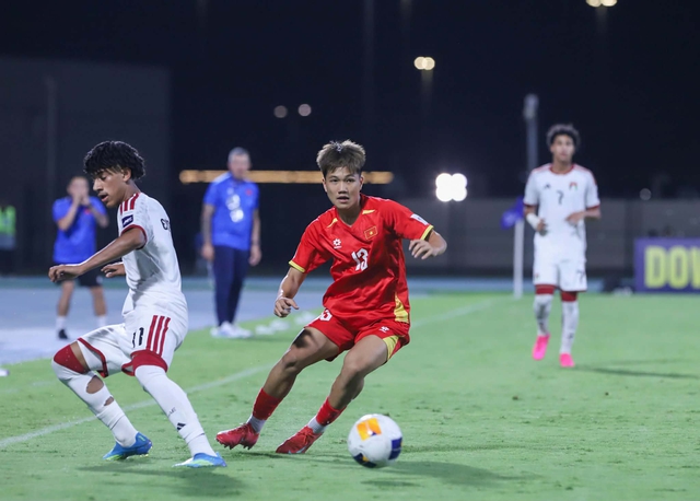 Bản lĩnh v&agrave;ng đưa U.17 Việt Nam ki&ecirc;u h&atilde;nh bước ra World Cup- Ảnh 2.