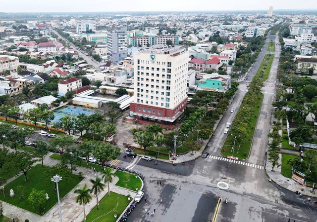 Đà Nẵng tính chuyển bớt sinh viên về Tam Kỳ cũ để giảm áp lực đô thị - Ảnh 1.