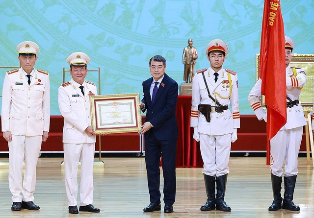 Bảo vệ vững chắc kh&ocirc;ng gian ph&aacute;t triển chiến lược- Ảnh 1.