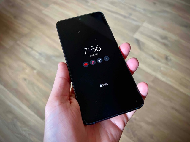 Tại sao cùng bật Always On Display mà Galaxy dòng S lại bền pin hơn dòng A? - Ảnh 1.